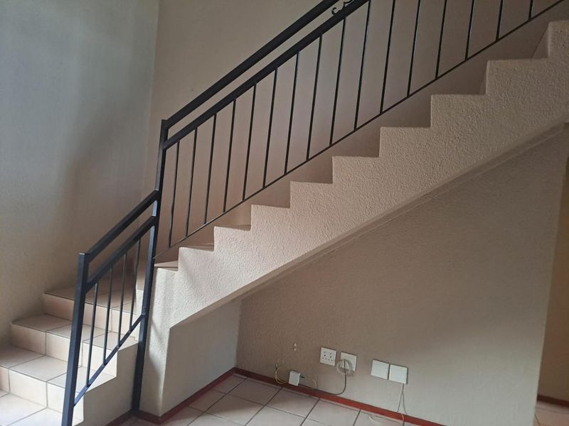 For Sale – Charming 2 Bedroom Duplex with Loft in Secure Highveld Complex - Photo 5