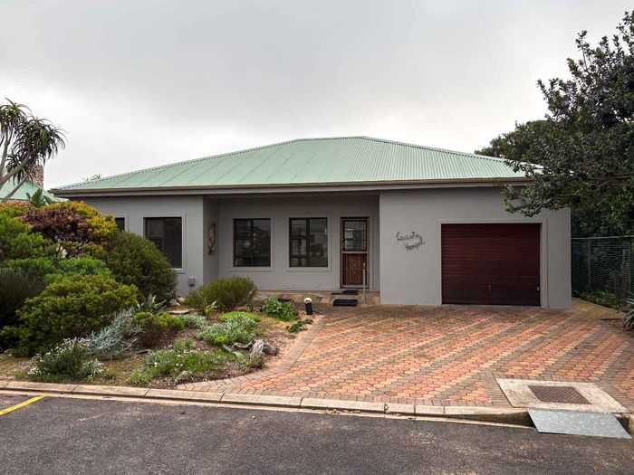 Property #2514461, Townhouse For Sale in Still Bay West