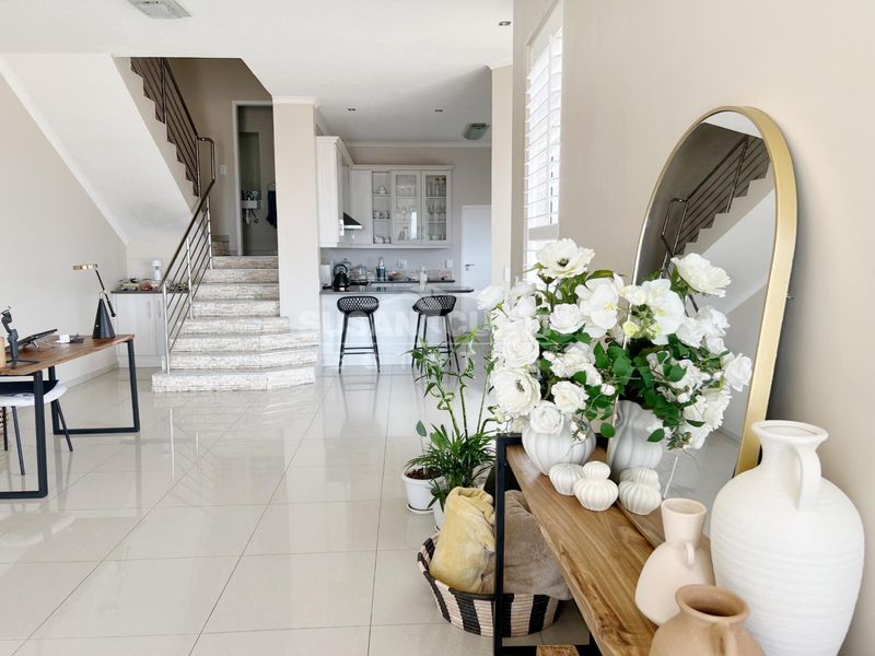 BEACHFRONT HOME - Photo 4