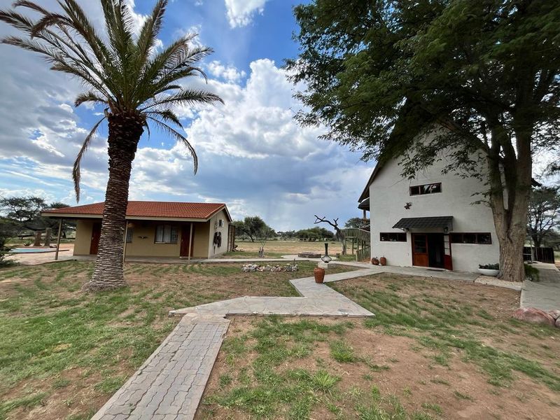 Explore the vast potential of our stunning Hunting Lodge & Cattle Farm! - Photo 6