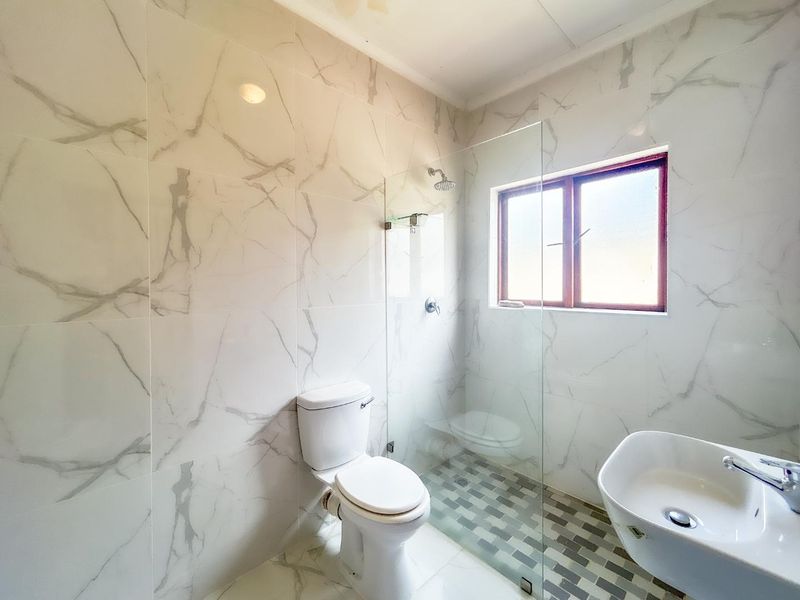 Back On The Market: Renovated Home in Secure Estate - Photo 3