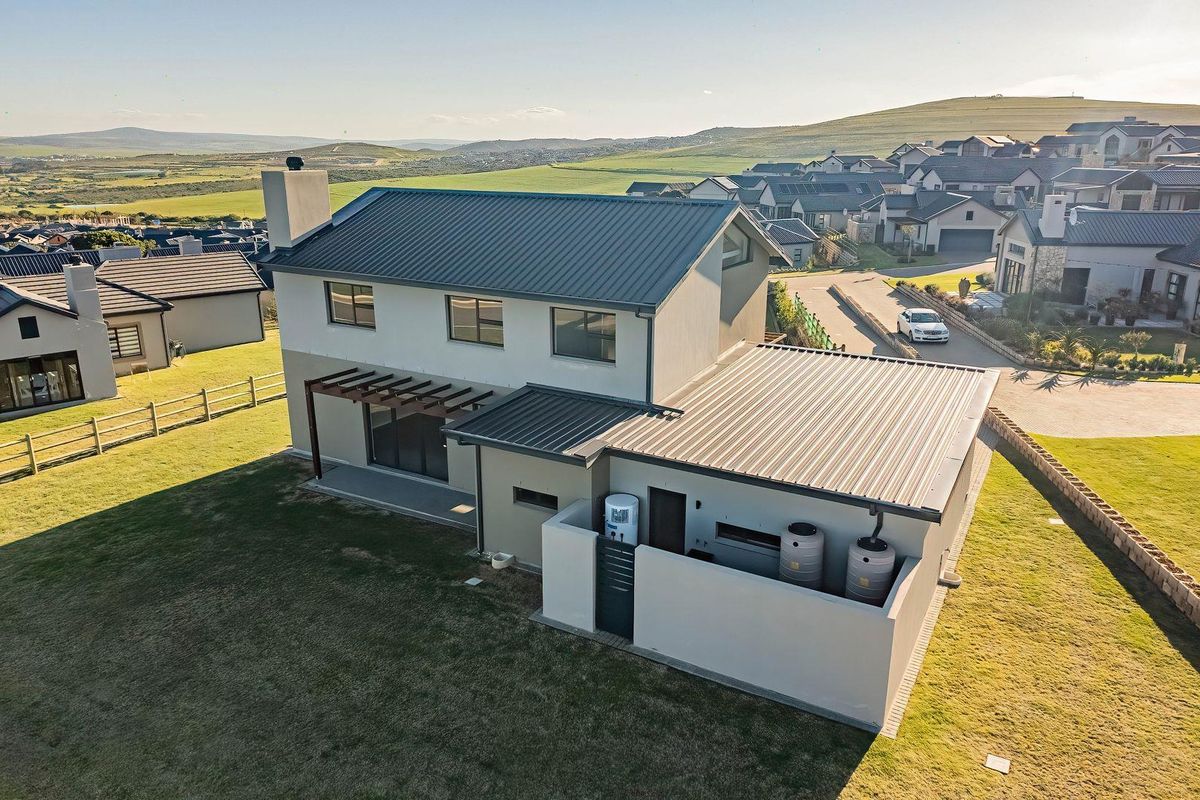 Brand new family home in Hartland Lifestyle Estate - Photo 2