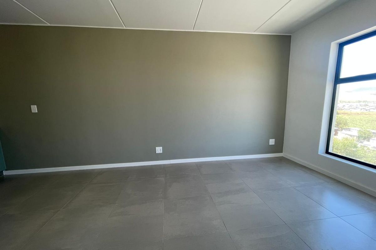 Modern Brand-New 2-Bedroom Apartment | River Views, Rivergate - Photo 2
