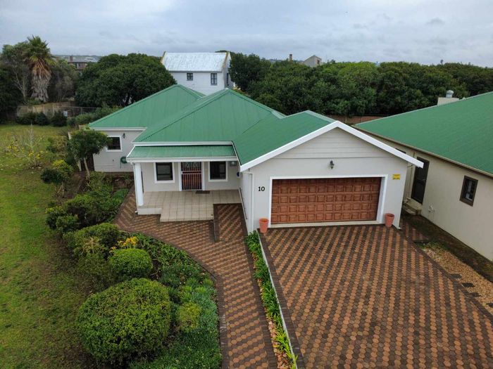 Property #2498369, House For Sale in Still Bay West