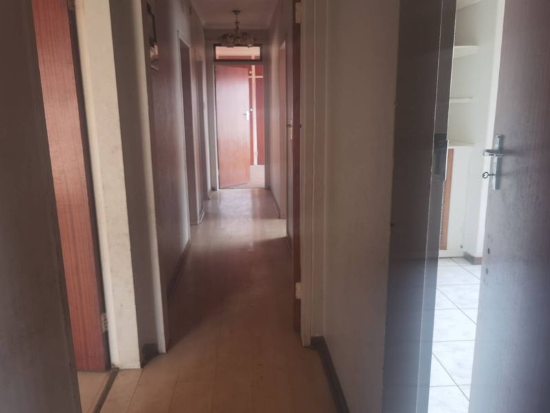 Low maintenance home for sale in Esther Park - Photo 5