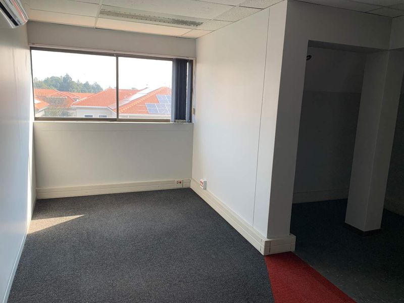 325.9m2 Second Floor Office To Let | Pinewood Office Park, Woodmead - Photo 9