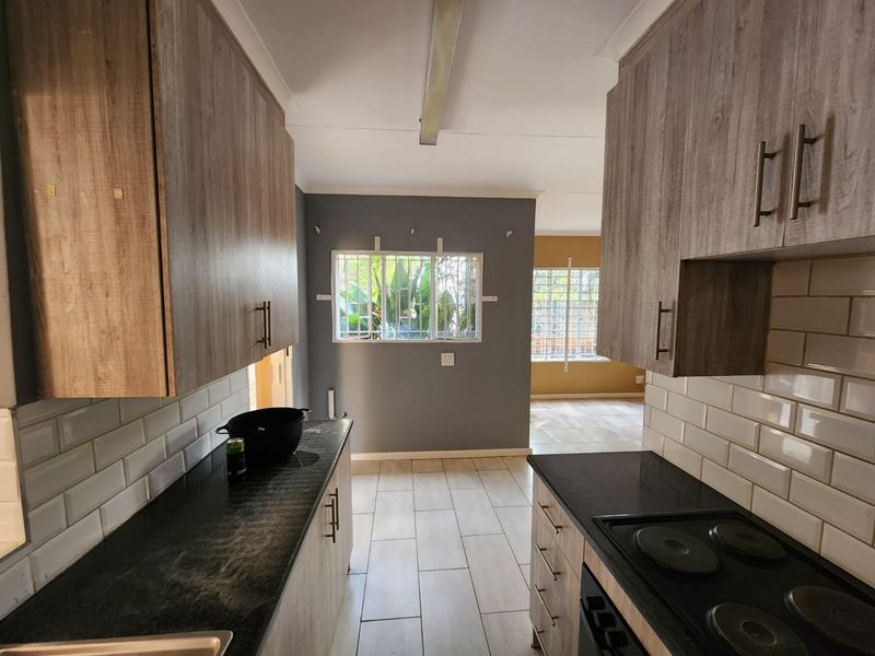 3A Lovely 2 Bedroom house for rent in Rayton Gauteng - Photo 2