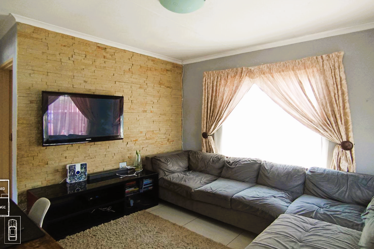 Charming 2-Bedroom Home – Ideal for First-Time Buyers or Investors - Photo 4