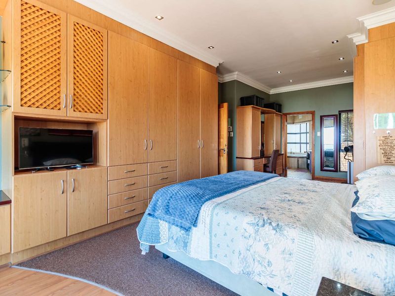 Lovemore Heights – 6 Bedroom Multi family home with flatlet - Photo 10