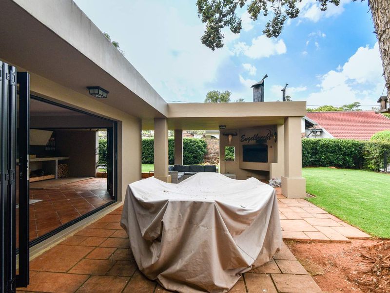 Designer home for the South African lifestyle! - Photo 9