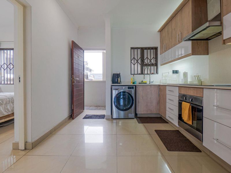 Investment opportunity and newly renovated - Photo 5