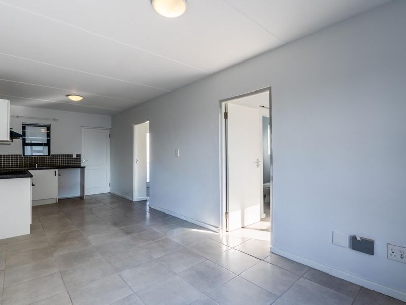 2 Bedroom Apartment - Photo 7