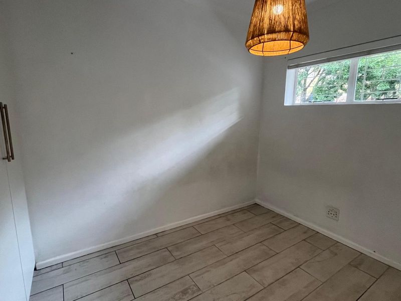 1 Bedroom apartment high up in Tamboerskloof (c) - Photo 10