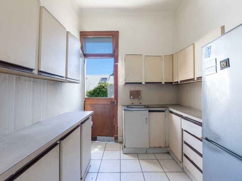 Renovators Dream Home - Photo 8