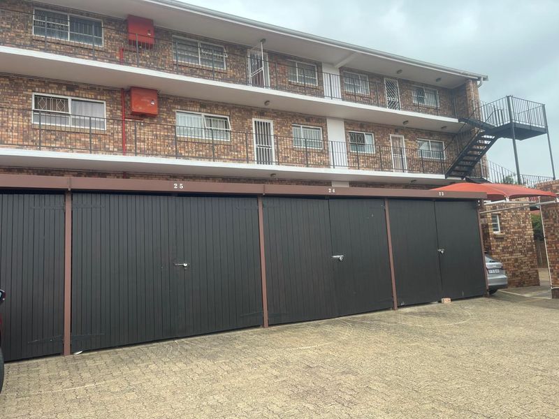 Charming North-Facing 2-Bedroom Unit in Pristine Complex - Photo 7