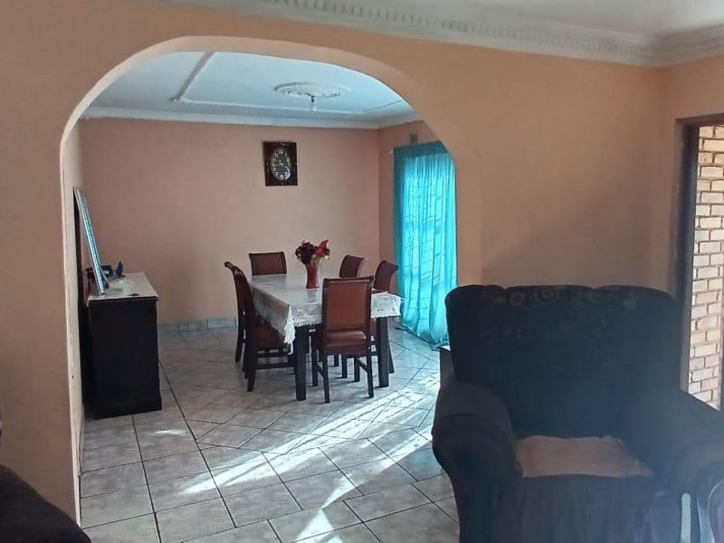 Soshanguve Delight: 3 Beds & Extra Rooms for Your Needs - Photo 6