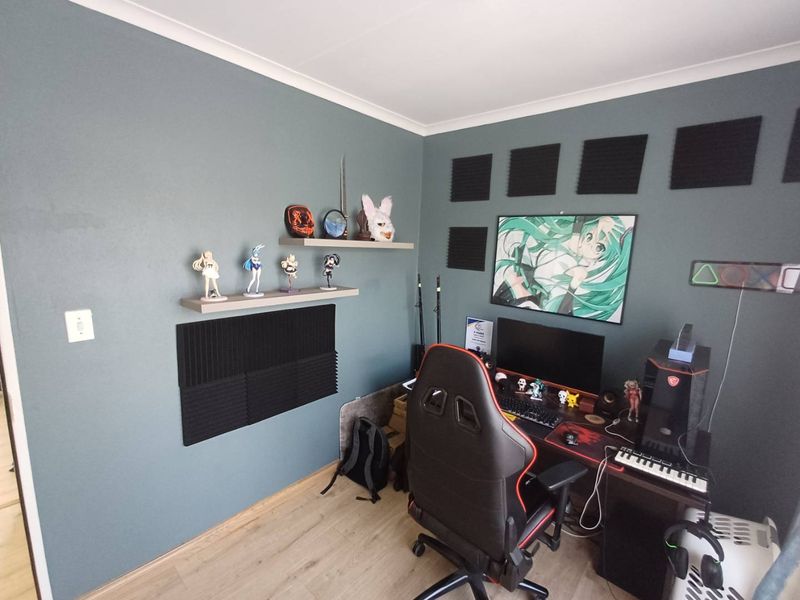 Spacious 2 Bedroom unit in Florida Glen - Photo 10