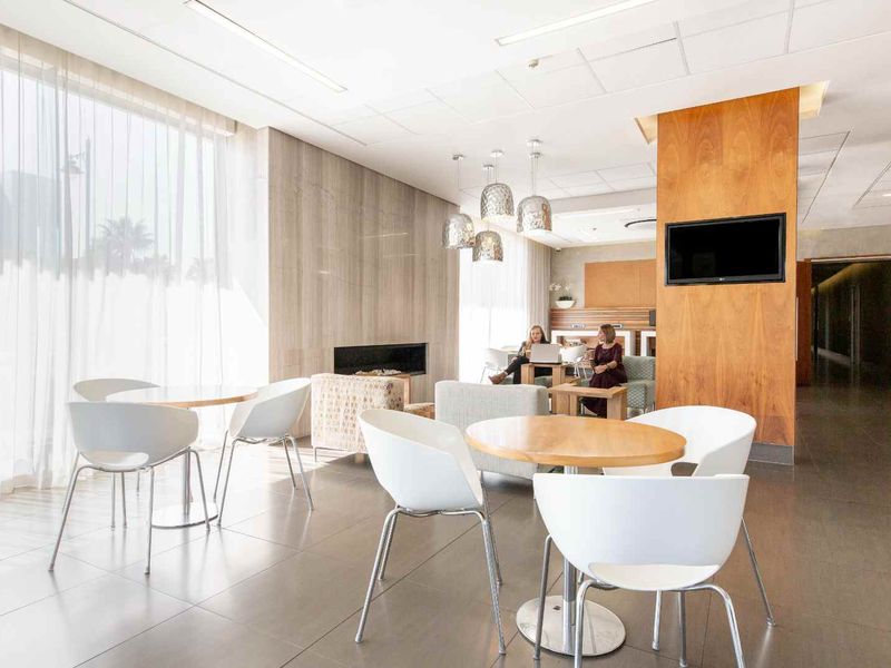 Beautifully designed office space for 1 person in Spaces Century City - Photo 4