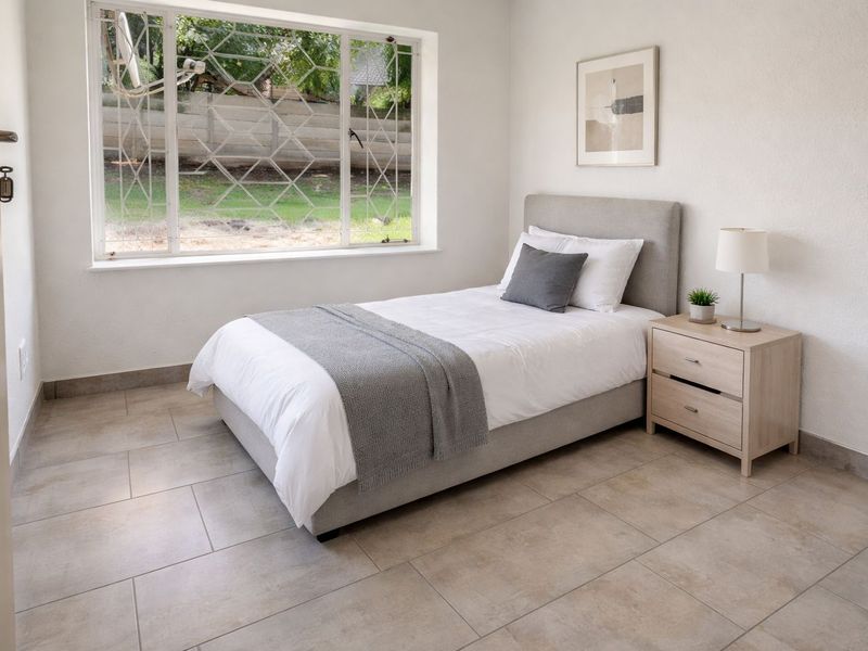 3-bedroom house in a well-established neighborhood - Photo 6