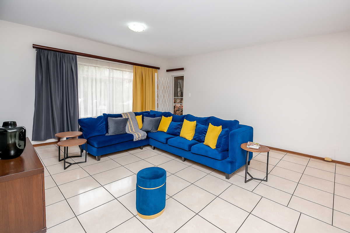 Modern First-Floor Apartment - Photo 3