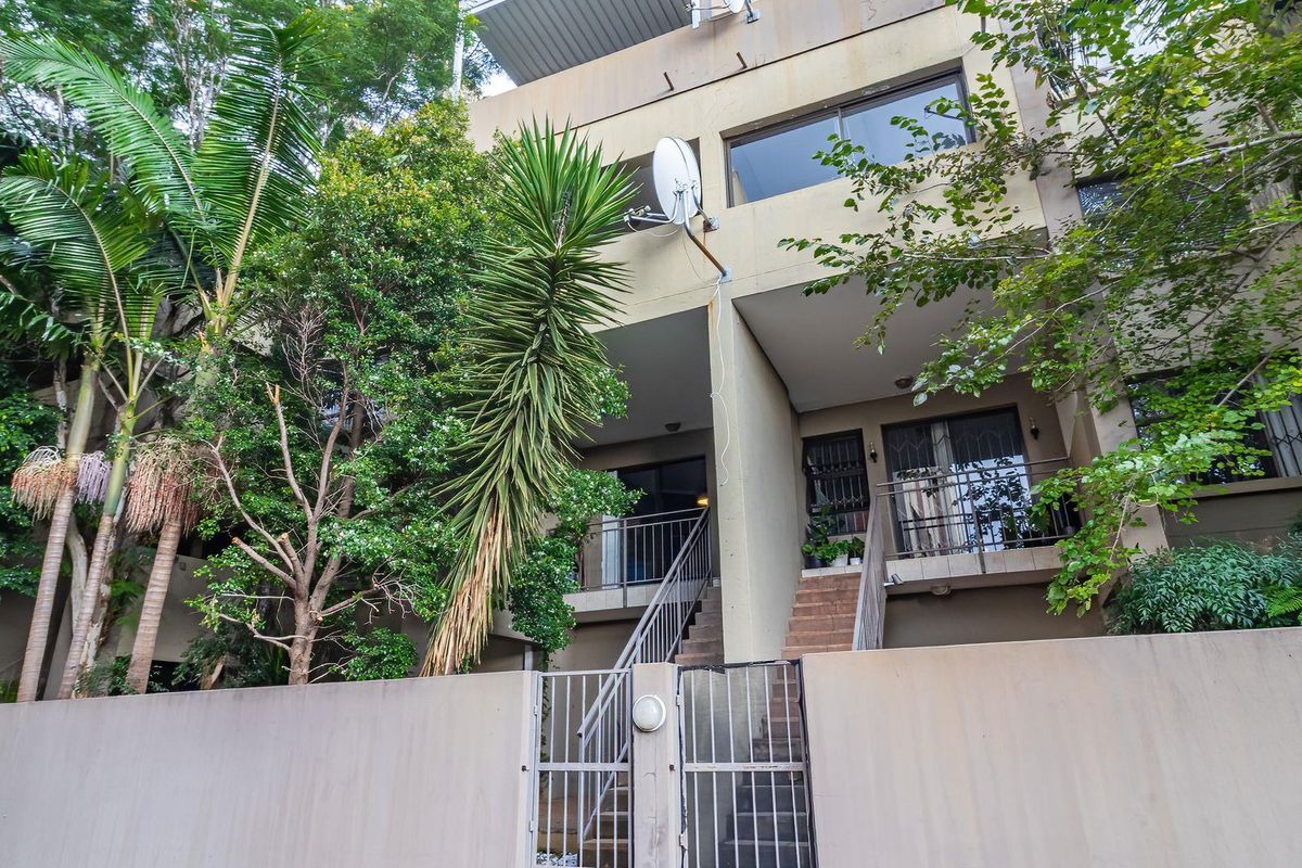 2 Bedroom Ground Floor Townhouse in Blackheath - Photo 5