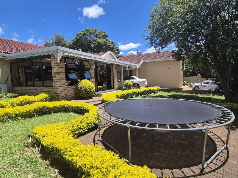 SPACIOUS AND LUXURIOUS FAMILY HOME, MERRIVALE, HOWICK - Photo 4