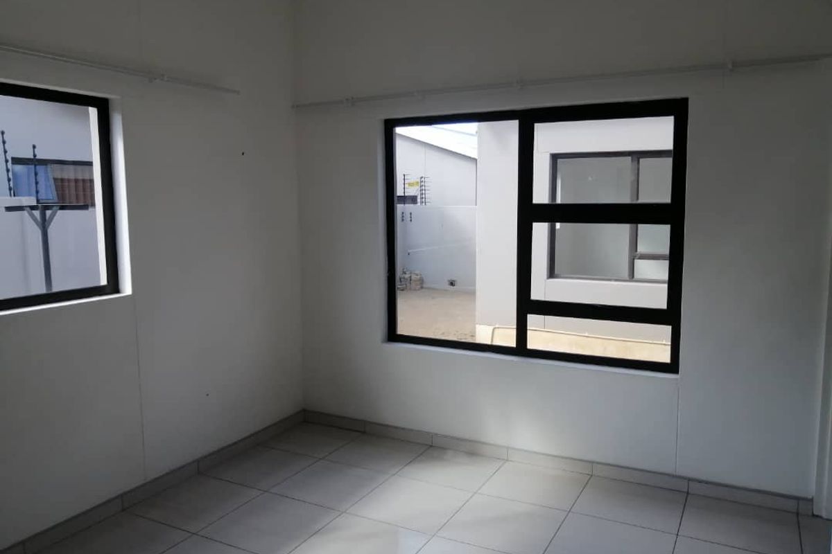 IMMACULATE PRIVATE UNIT - Photo 4