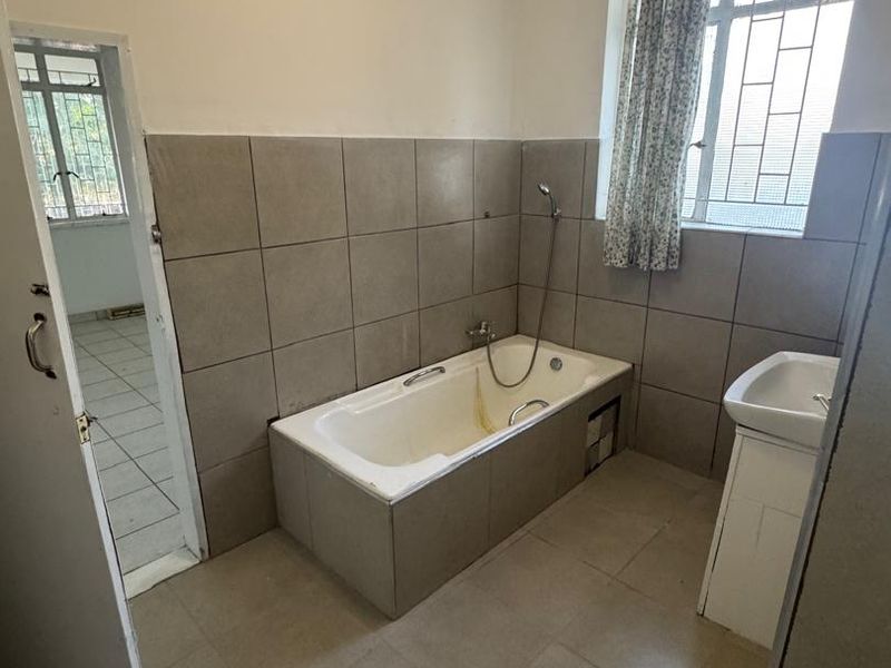 🏡 PRIME PROPERTY FOR SALE – WINDHOEK-WEST - Photo 8