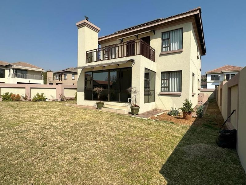 Modern 4-Bedroom Family Home in Secure Montana Estate – For sale - Photo 1