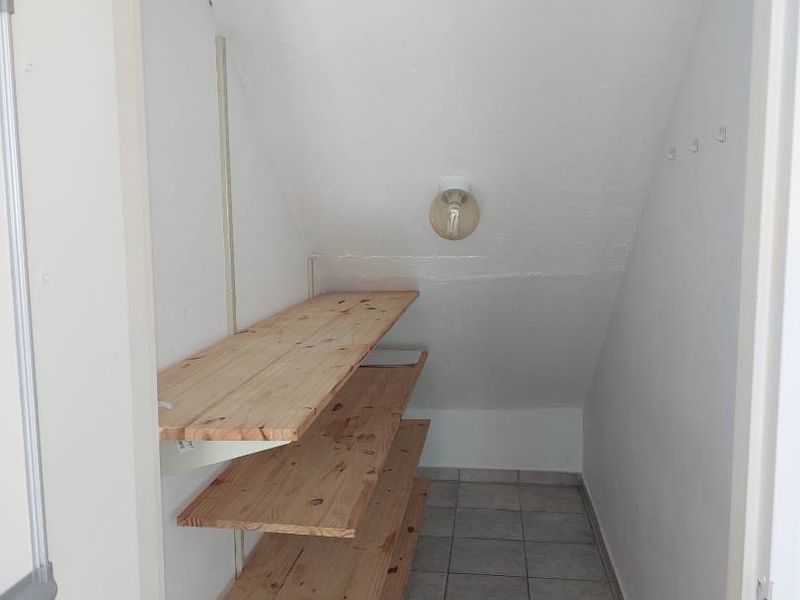Very Spacious, Neat as a Pin Townhouse in Secure Complex with a Pet Friendly Garden - Photo 6
