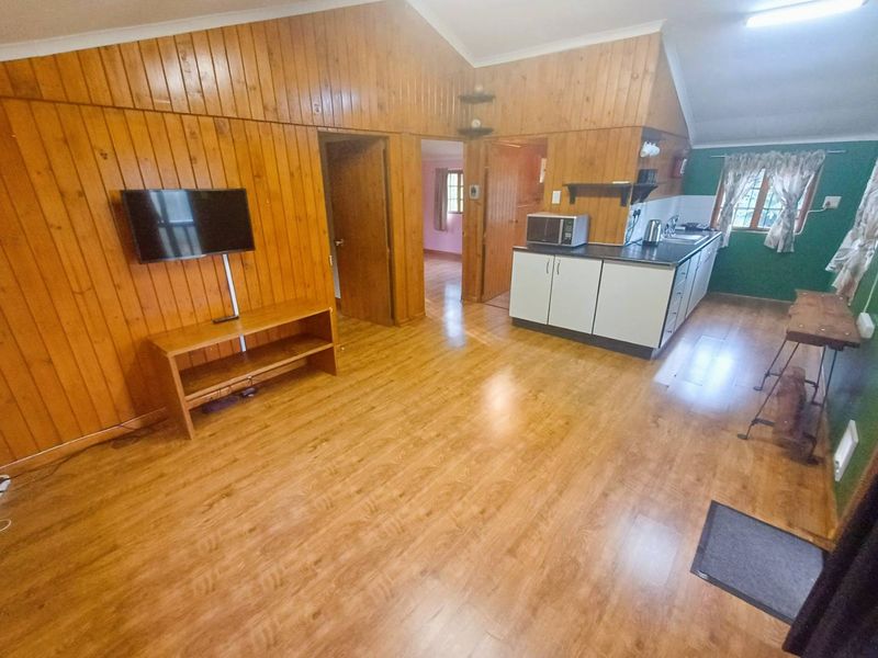FOR RENT  |  Bothas Hill  |  2 Bedroom Garden Cabin - Photo 1