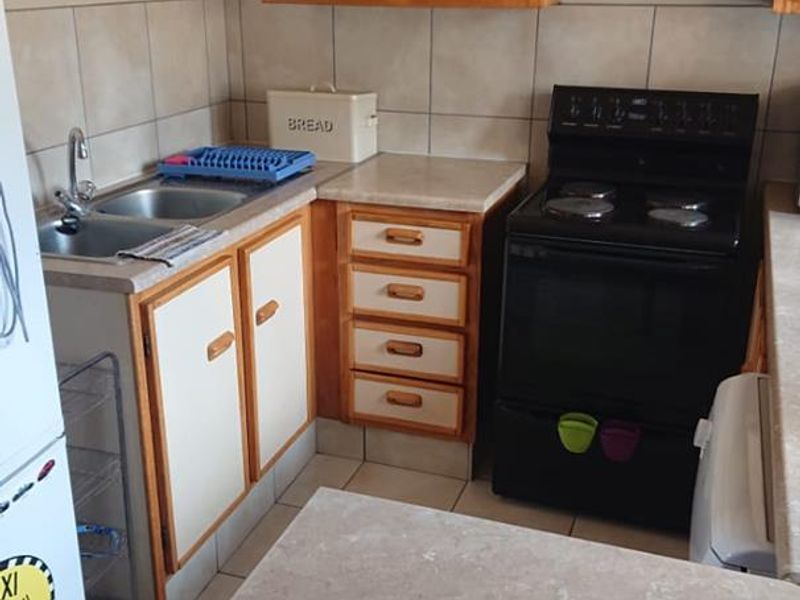 A one bedroom ground floor Unit in Fariland - Photo 10