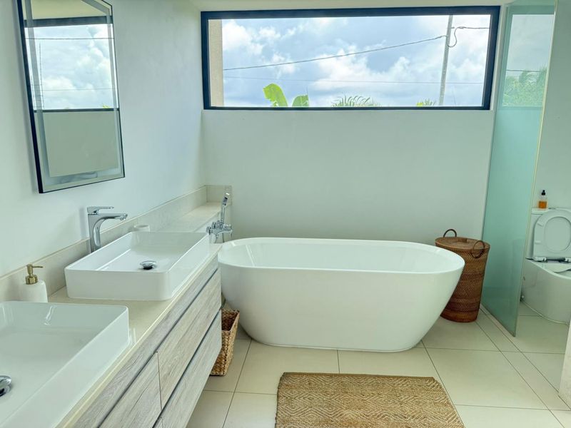 A Residence of Exceptional Scale and Elegance - Photo 7