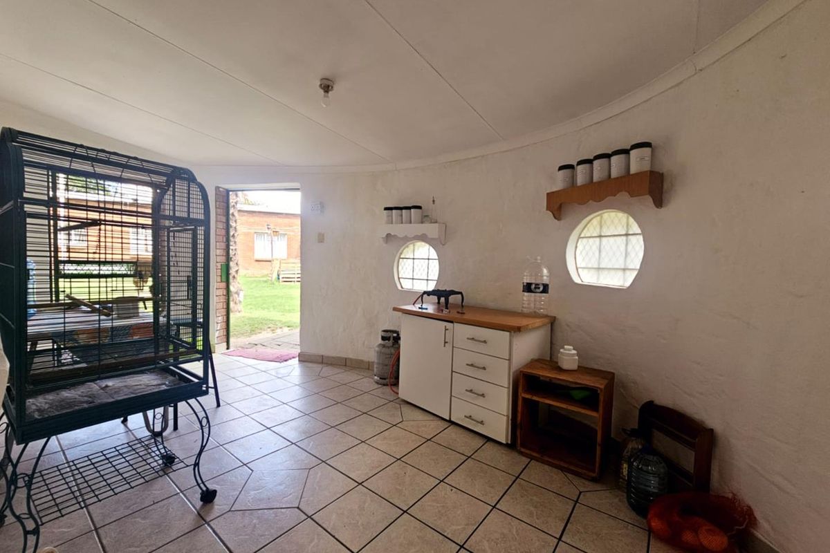 **Charming Facebrick Home with Income-Generating Flatlet** - Photo 3