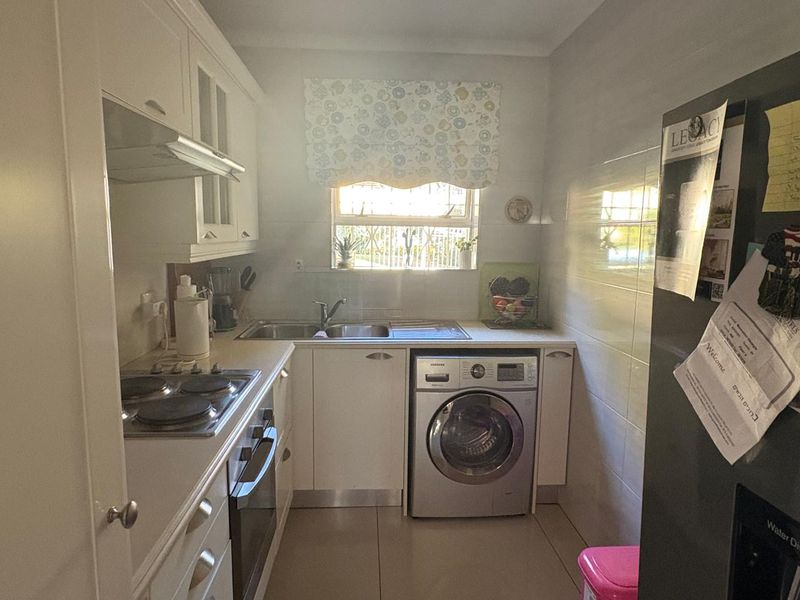 Renovated Garden Apartment in Prime Morningside Position - Photo 5