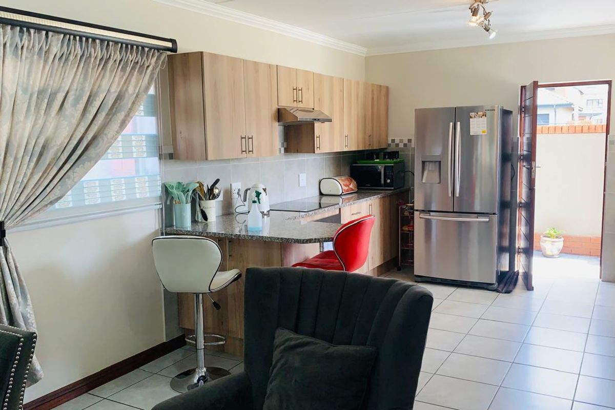 Beautiful 3-Bedroom Home for sale - Photo 5