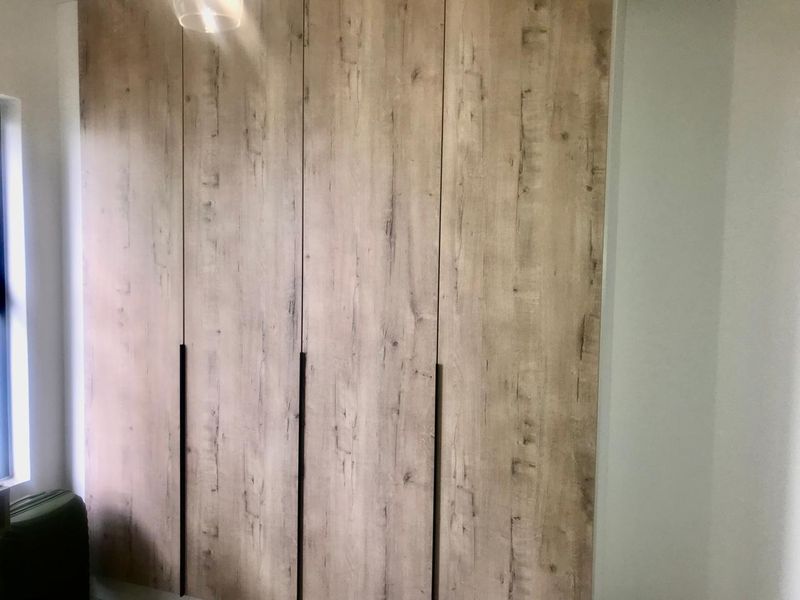 Fully Furnished 3 bed 2 bath executive townhouse - Photo 10