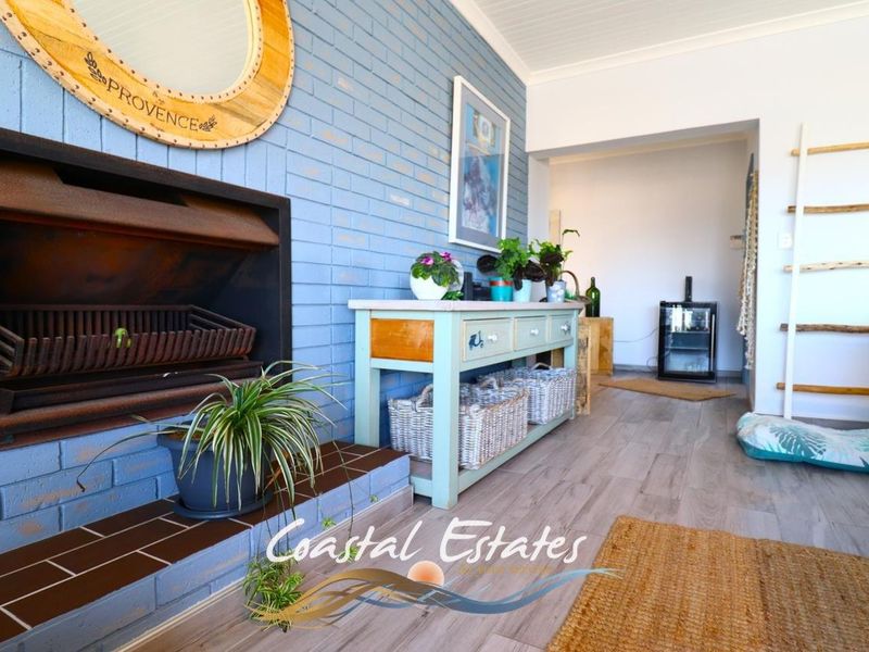 Your Dream Seafront Home Awaits You - Photo 5