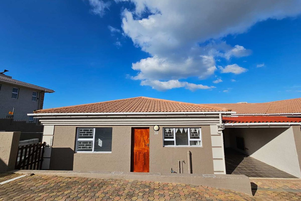 SEA VIEW APARTMENT - 2km from Hartenbos Beach! - Photo 2