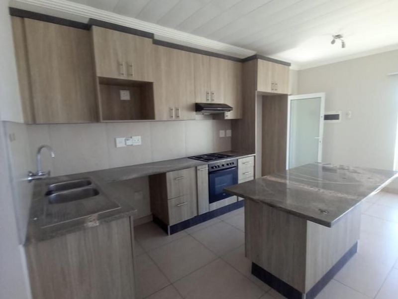 MODERN APARTMENT FOR SALE PIONIERSPARK EXT 1 - Photo 2