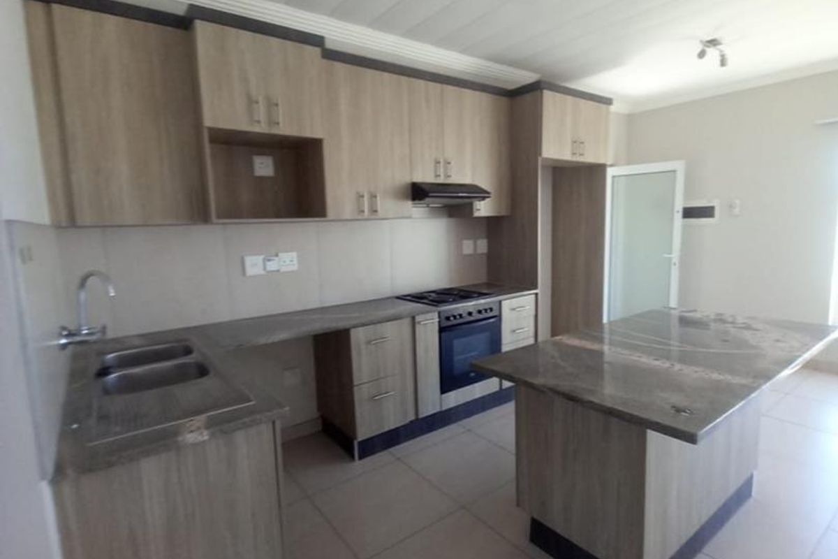MODERN APARTMENT FOR SALE PIONIERSPARK EXT 1 - Photo 2