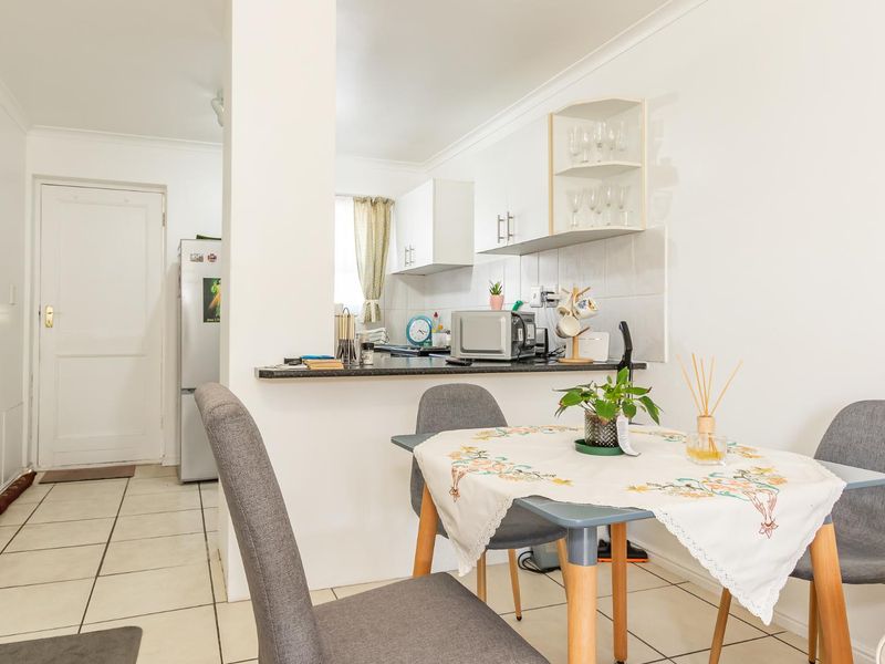Ideal Lock-Up-and-Go Ground-Floor Apartment - Photo 7