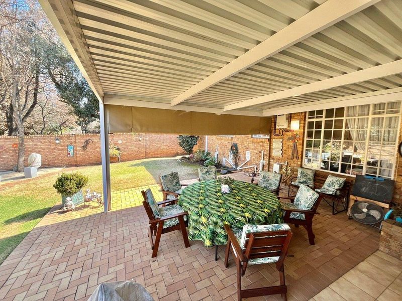 Discover Luxury in a Secure enclose area in Sunward Park 4-Bedroom Family Retreat.!" - Photo 10