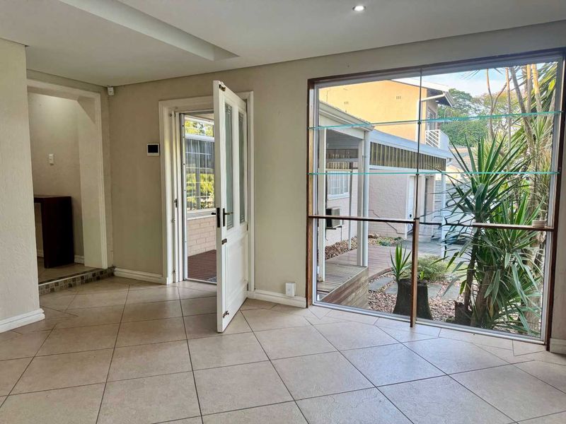Unique Multi-Dwelling Property with Ultimate Entertainment Appeal - Photo 10