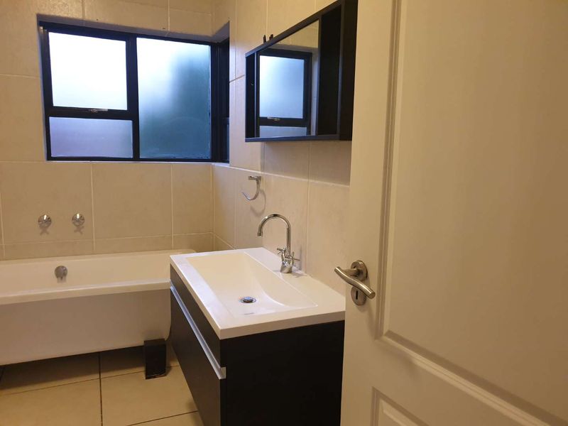 2 Bedroom Unit in Sought after Complex With Views - Photo 9