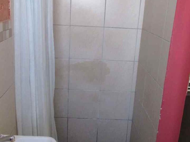 BACHELOR FLAT TO RENT IN LYTTLETON MANOR - Photo 7