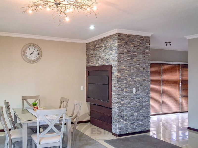 Penthouse For Sale in Central Vineta, Swakopmund - Photo 8