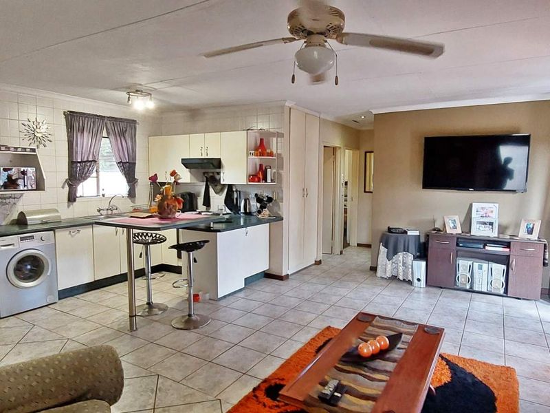 Spacious Lock-Up_and_Go lifestyle. - Photo 4