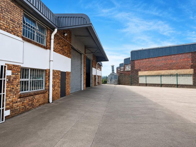Versatile Warehouse / Industrial Unit to Let, Westmead - Photo 3