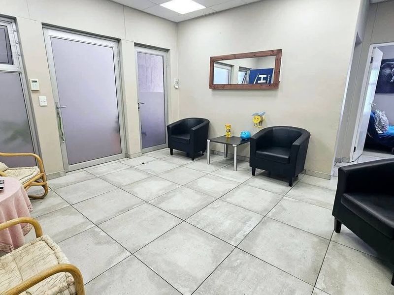 Modern & spacious single-level offices for sale in a complex with commercial and residential units. - Photo 1